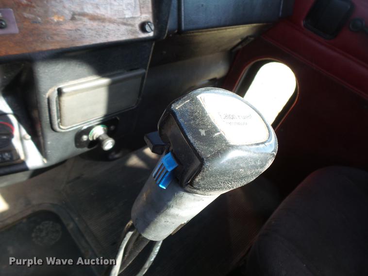 image for item DW9717 1999 Peterbilt 379 semi truck