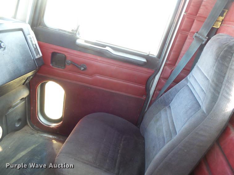 image for item DW9717 1999 Peterbilt 379 semi truck