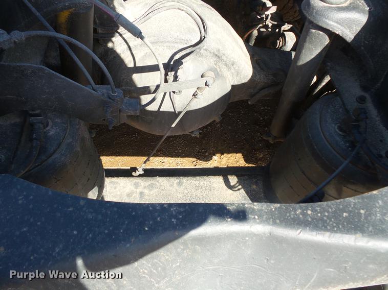 image for item DW9717 1999 Peterbilt 379 semi truck