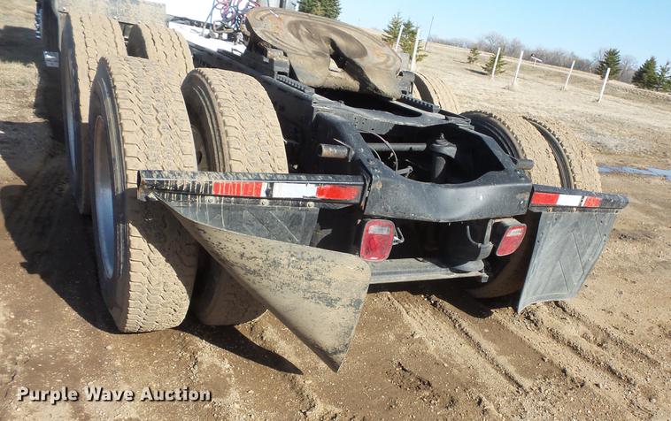 image for item DW9717 1999 Peterbilt 379 semi truck