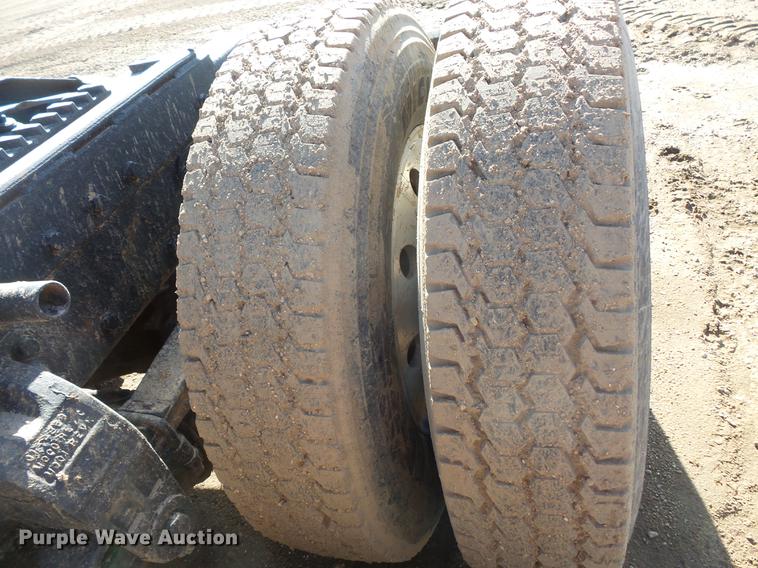 image for item DW9717 1999 Peterbilt 379 semi truck