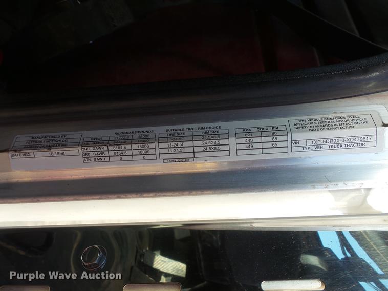image for item DW9717 1999 Peterbilt 379 semi truck