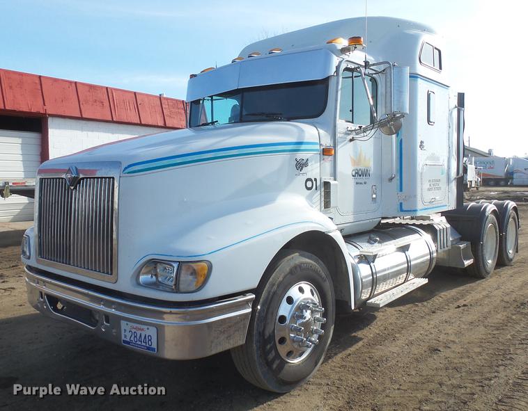 image for item DX9071 1999 International Eagle 9400 semi truck