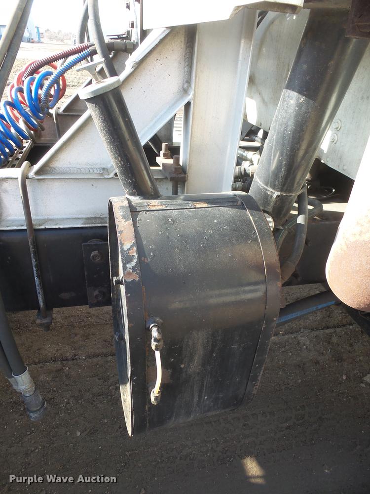 image for item DX9071 1999 International Eagle 9400 semi truck