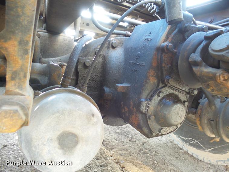 image for item DX9071 1999 International Eagle 9400 semi truck