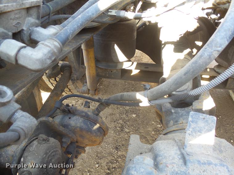 image for item DX9071 1999 International Eagle 9400 semi truck