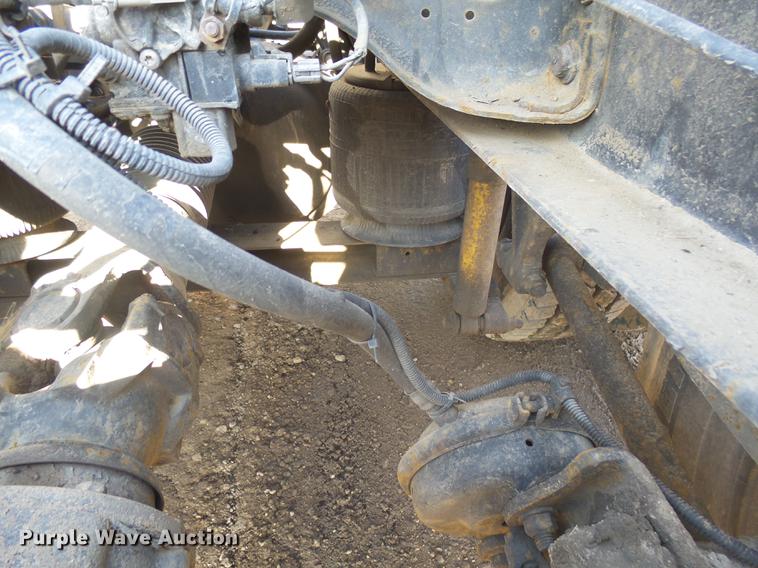 image for item DX9071 1999 International Eagle 9400 semi truck