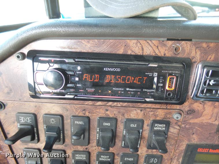 image for item DX9071 1999 International Eagle 9400 semi truck