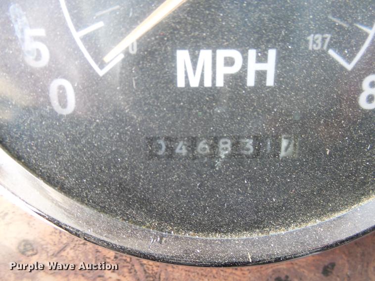 image for item DX9071 1999 International Eagle 9400 semi truck