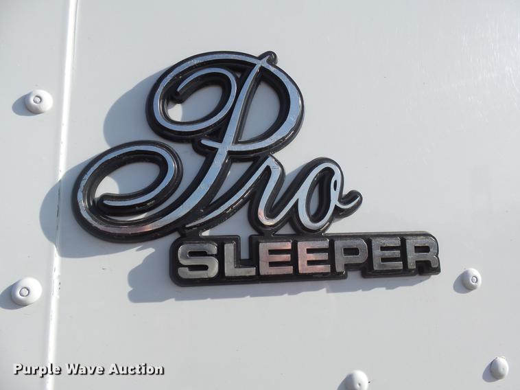 image for item DX9071 1999 International Eagle 9400 semi truck