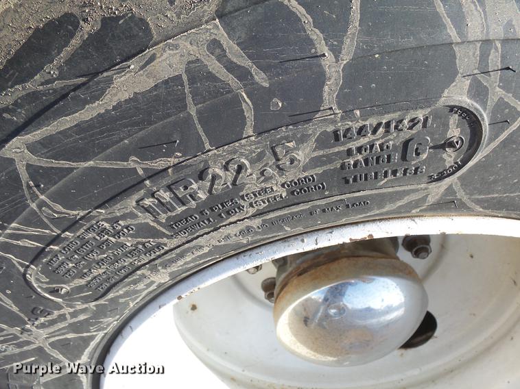 image for item DX9071 1999 International Eagle 9400 semi truck