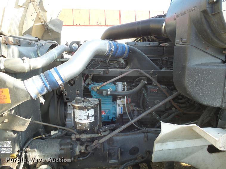 image for item DX9071 1999 International Eagle 9400 semi truck