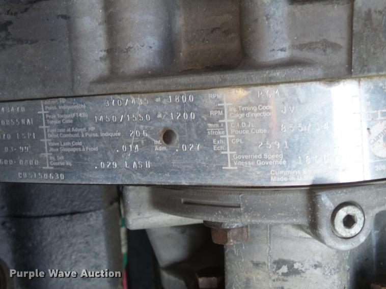 image for item DX9071 1999 International Eagle 9400 semi truck