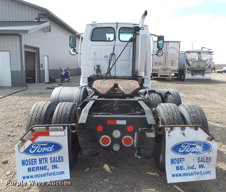 image for item DX9080 2005 Sterling A9500 semi truck