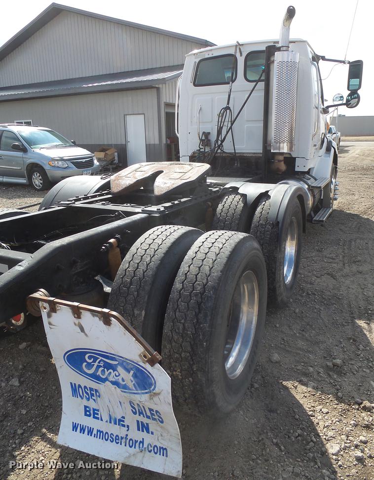 image for item DX9080 2005 Sterling A9500 semi truck