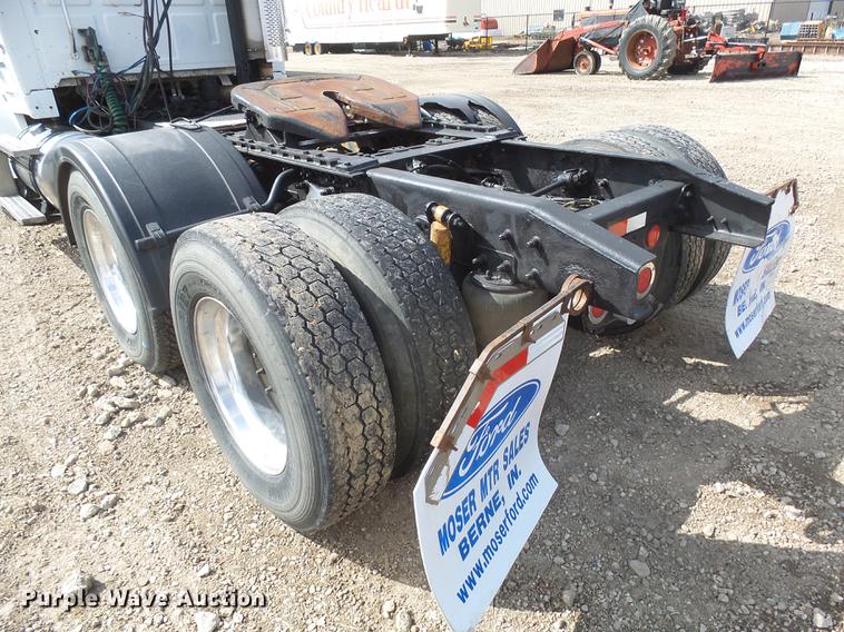 image for item DX9080 2005 Sterling A9500 semi truck