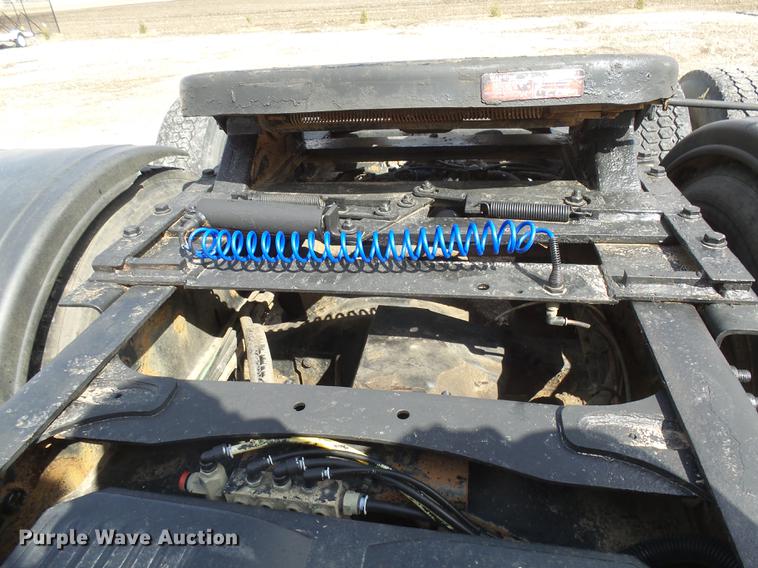 image for item DX9080 2005 Sterling A9500 semi truck