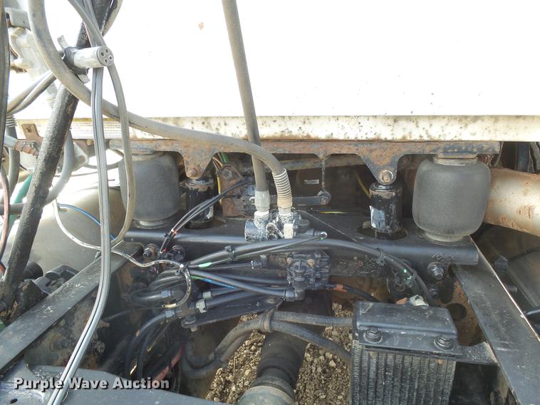 image for item DX9080 2005 Sterling A9500 semi truck