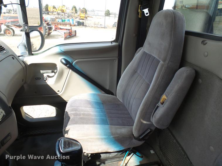 image for item DX9080 2005 Sterling A9500 semi truck