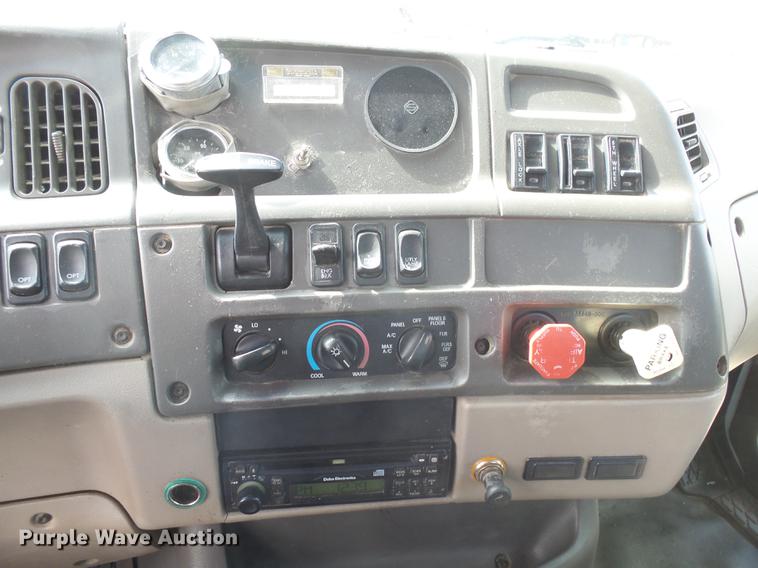 image for item DX9080 2005 Sterling A9500 semi truck