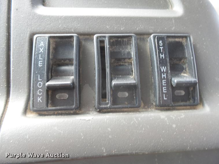 image for item DX9080 2005 Sterling A9500 semi truck