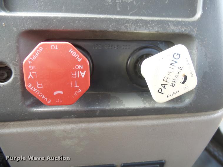 image for item DX9080 2005 Sterling A9500 semi truck