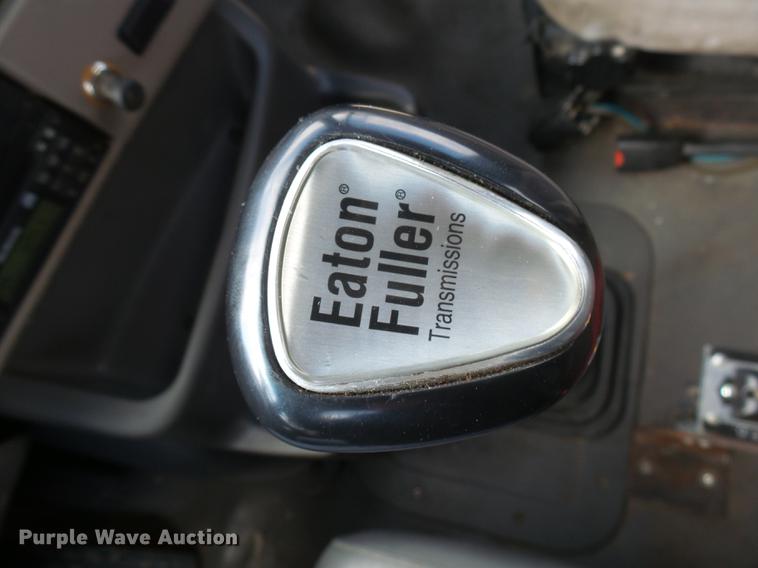 image for item DX9080 2005 Sterling A9500 semi truck