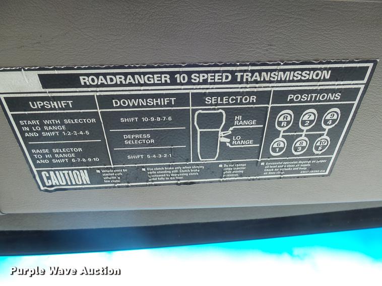 image for item DX9080 2005 Sterling A9500 semi truck