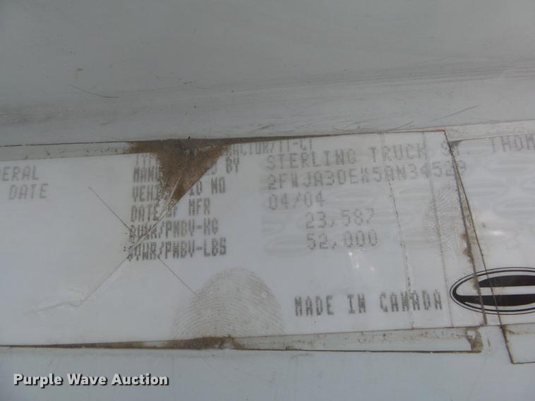 image for item DX9080 2005 Sterling A9500 semi truck