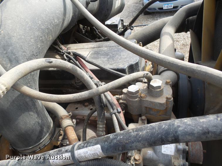 image for item DX9080 2005 Sterling A9500 semi truck