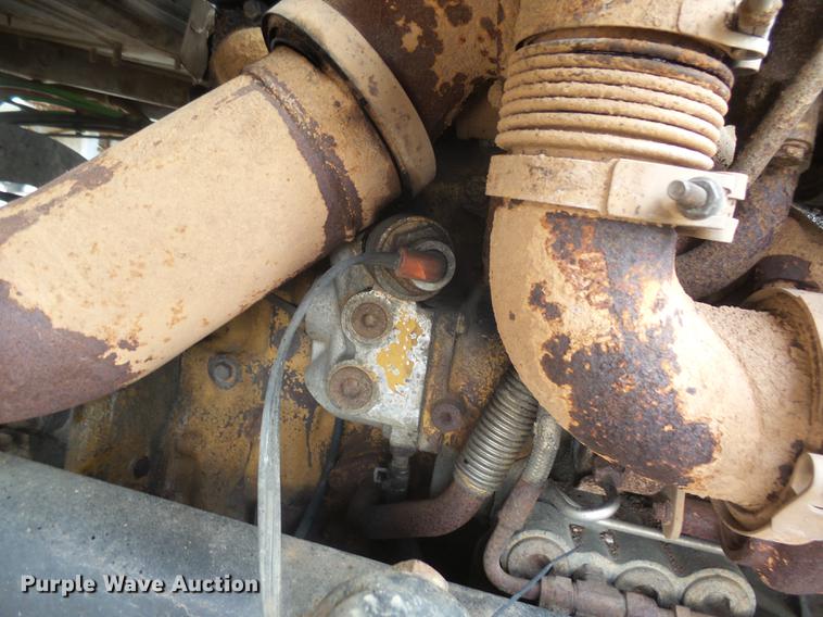 image for item DX9080 2005 Sterling A9500 semi truck