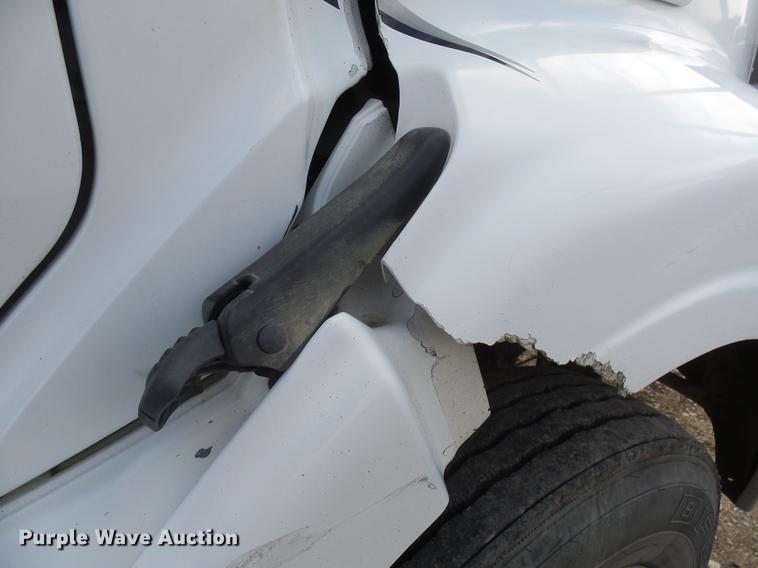 image for item DX9080 2005 Sterling A9500 semi truck