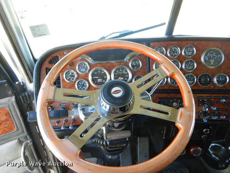image for item EI9007 2003 Peterbilt 379 semi truck