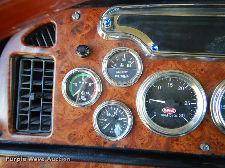 image for item EI9007 2003 Peterbilt 379 semi truck