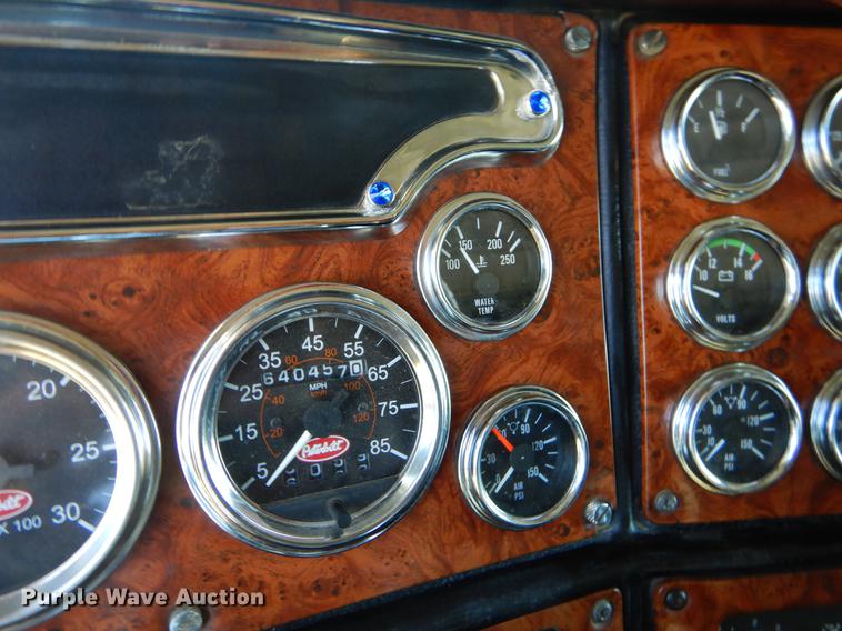 image for item EI9007 2003 Peterbilt 379 semi truck