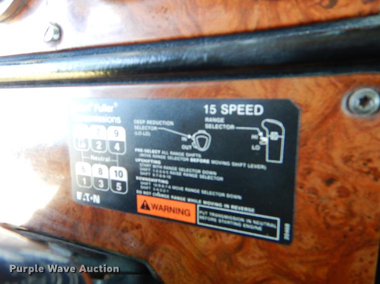 image for item EI9007 2003 Peterbilt 379 semi truck