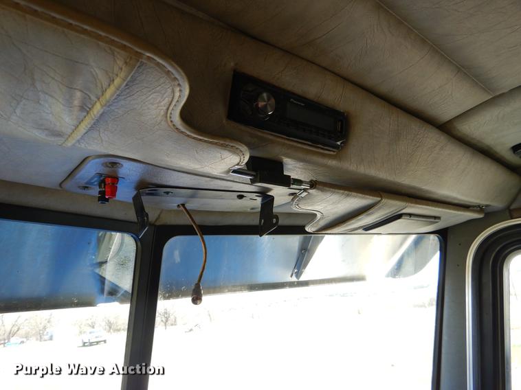 image for item EI9007 2003 Peterbilt 379 semi truck