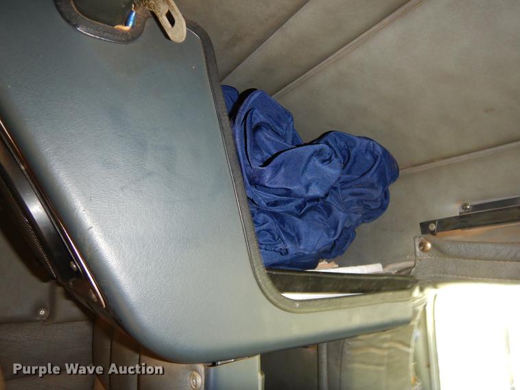 image for item EI9007 2003 Peterbilt 379 semi truck