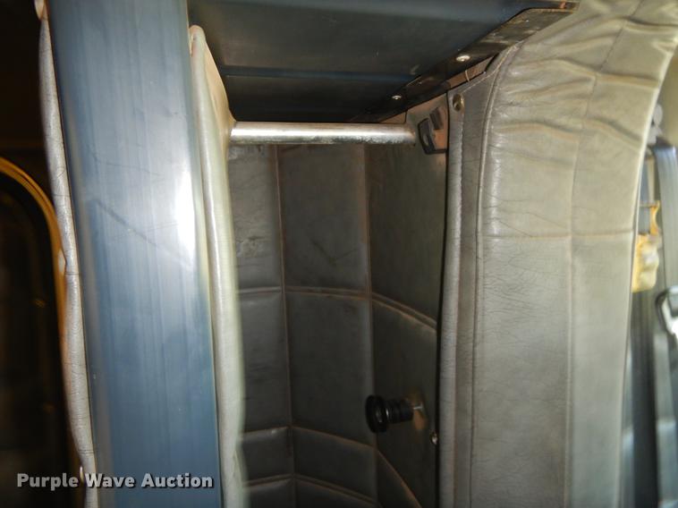 image for item EI9007 2003 Peterbilt 379 semi truck