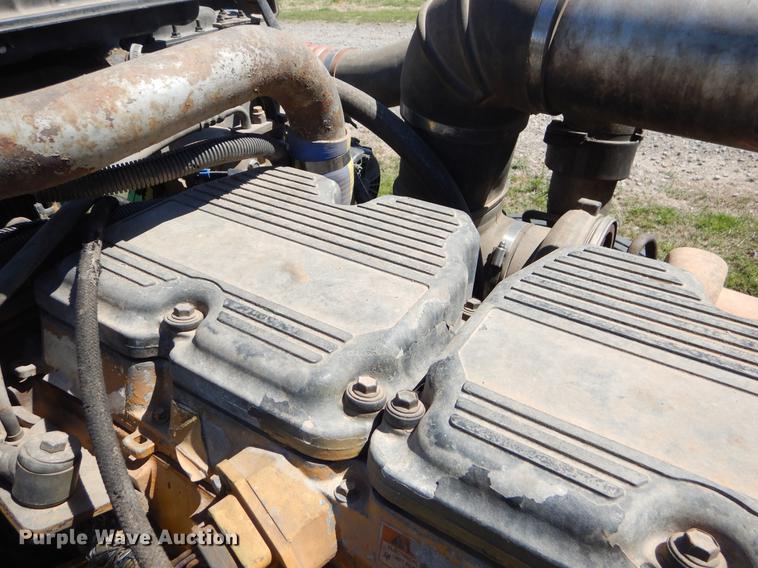 image for item EI9007 2003 Peterbilt 379 semi truck