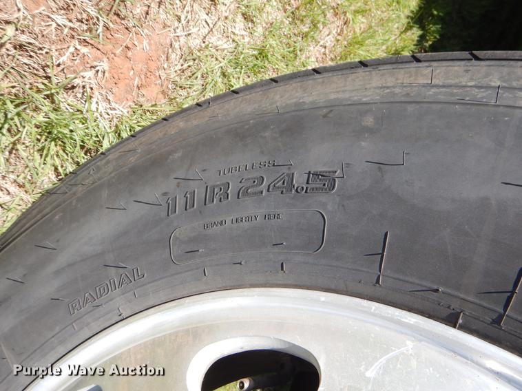 image for item EI9007 2003 Peterbilt 379 semi truck