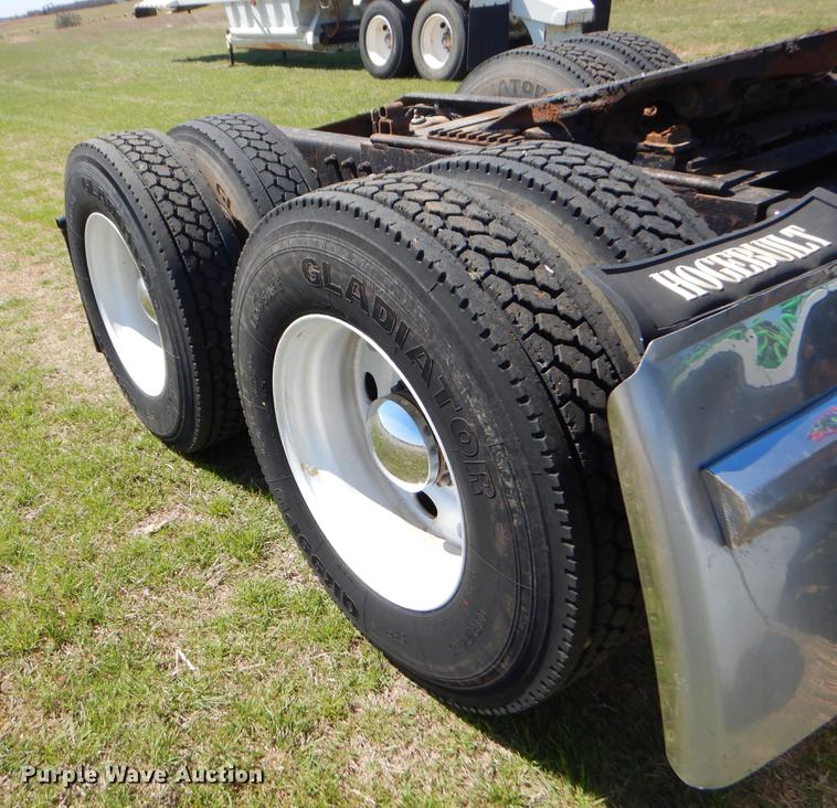 image for item EI9007 2003 Peterbilt 379 semi truck