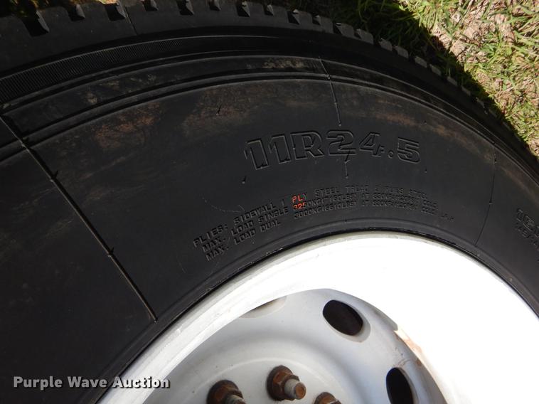 image for item EI9007 2003 Peterbilt 379 semi truck