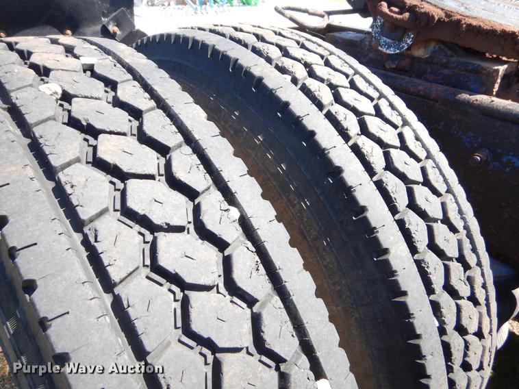 image for item EI9007 2003 Peterbilt 379 semi truck