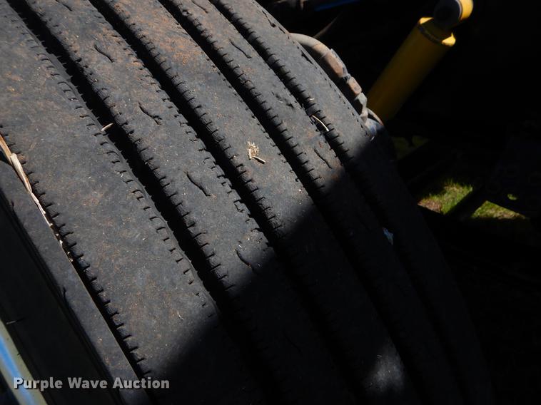 image for item EI9007 2003 Peterbilt 379 semi truck