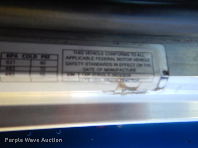 image for item EI9007 2003 Peterbilt 379 semi truck