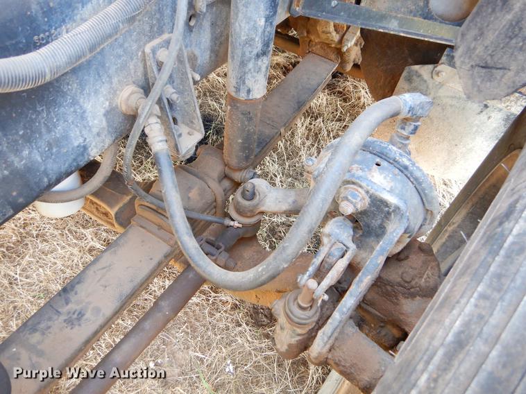 image for item EI9009 1995 International 9200 semi truck