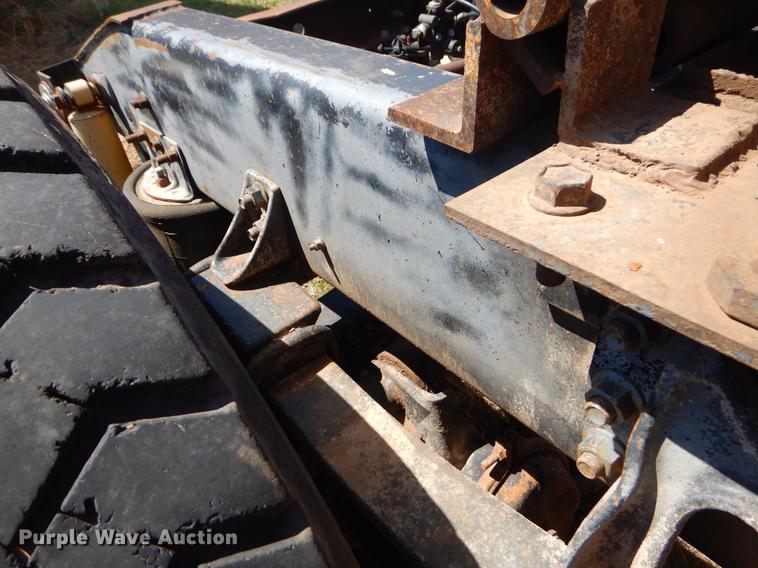 image for item EI9009 1995 International 9200 semi truck