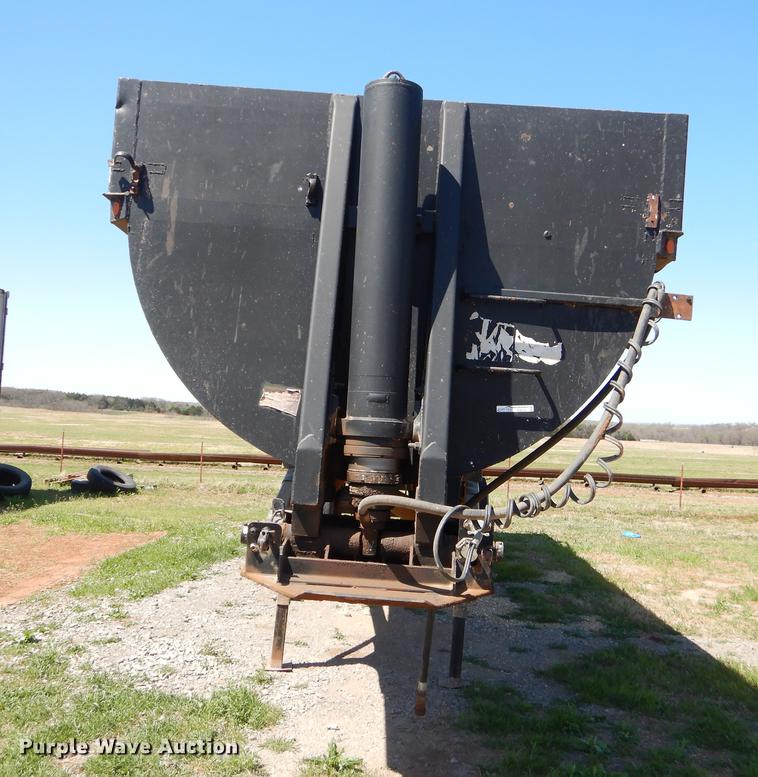 image for item EI9010 1997 Clement end dump trailer