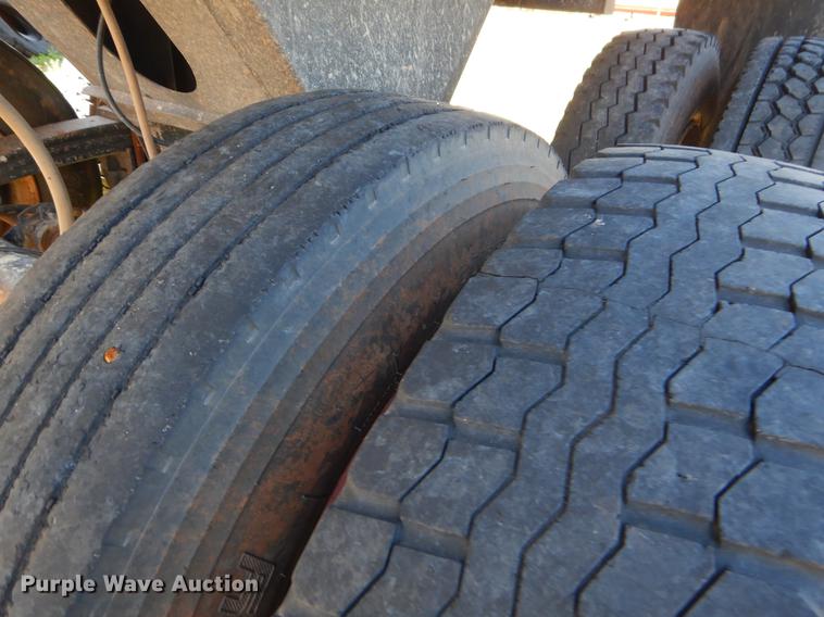 image for item EI9010 1997 Clement end dump trailer